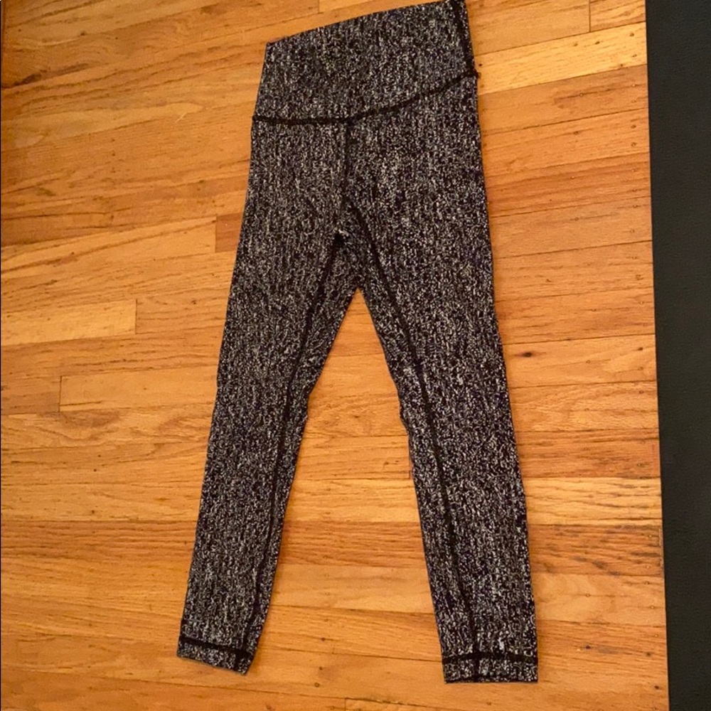 Women’s Lululemon Wunder Under Leggings